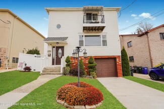 71 Groton St, Staten Island, NY 10312