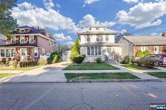 405 Abbott Ave, Ridgefield, NJ 07657