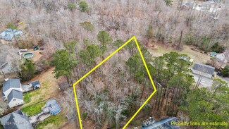 203 Huntcliff Rd, New Bern, NC 28560
