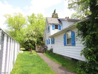 182 W Midland Ave, Paramus, NJ 07652