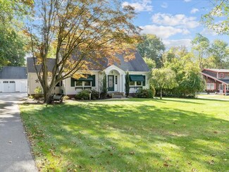 208 Old Warren Rd, Swansea, MA 02777