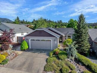 177 SE Independence Dr, Grants Pass, OR 97527