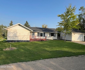 208 N 3rd St, Niagara, ND 58266