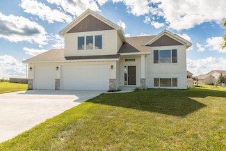 996 Mallard Ln, Belle Plaine, MN 56011