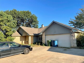 43 Robins Nest Dr, Lake Dallas, TX 75065