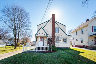 54 Como St, Struthers, OH 44471