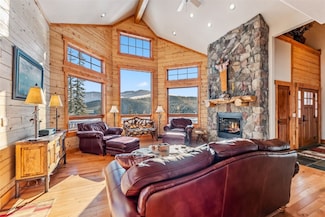 351 Kimmes Ln, Breckenridge, CO 80424