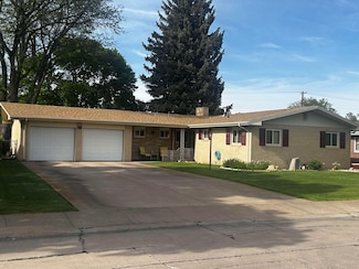 2015 W D St, North Platte, NE 69101