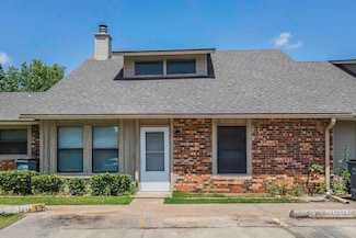 6829 NW Willow Springs Dr, Lawton, OK 73505