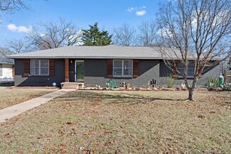 405 Richmond Ln, Waxahachie, TX 75165