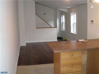 807 N Franklin St, Philadelphia, PA 19123