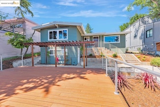 6815 Paso Robles Dr, Oakland, CA 94611