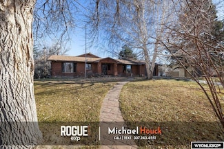 45 Mesa Verde Dr, Glenrock, WY 82637