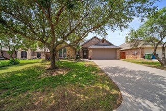 816 Ridgecrest Ct, Aubrey, TX 76227