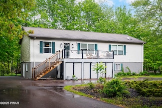 4 Pebble Ct, the Hideout, PA 18436