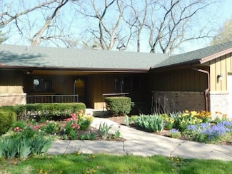 1314 Eastview Rd, Rockford, IL 61108
