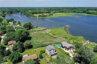 61 Patterson Ave, Warren, RI 02885