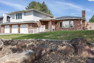 1110 W 22nd Ave, Kennewick, WA 99337