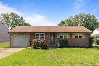 2202 Valley Park Rd, Fenton, MO 63026