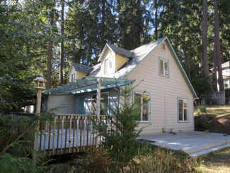 4530 Fox Hollow Rd, Eugene, OR 97405