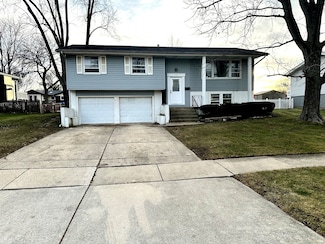 1701 Kingston Ln, Schaumburg, IL 60193