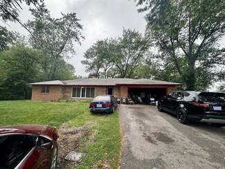 8112 Lincoln St, Merrillville, IN 46410