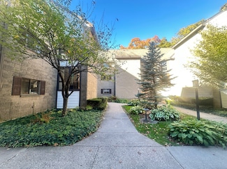 183 Loomis Dr Unit 104, West Hartford, CT 06107