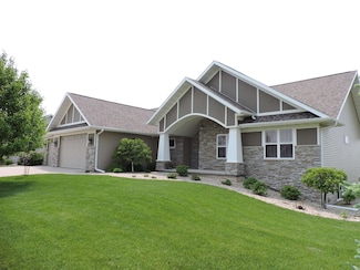 2105 Morningstar Ln, Oshkosh, WI 54904