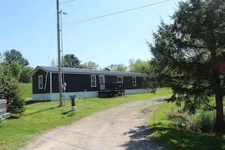 130 River St, Richford, VT 05476