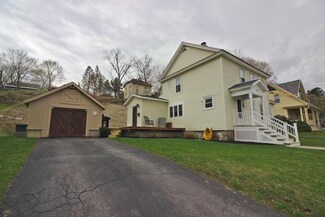 105 Lafayette St, Bennington, VT 05201