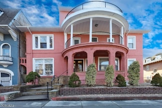 720 Boulevard E, Weehawken, NJ 07086