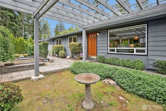 8318 NE 146th St, Kenmore, WA 98028