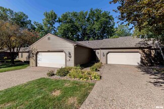 2808 32nd Avenue Dr, Moline, IL 61265