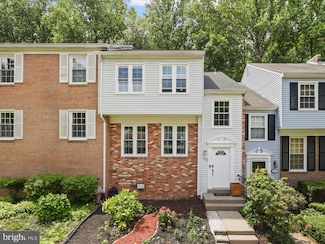 8379 Uxbridge Ct, Springfield, VA 22151