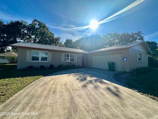 2848 Watkins Dr, Melbourne, FL 32901