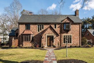 92 Gordon Rd, Waban, MA 02468