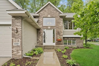 5101 201st St N, Forest Lake, MN 55025
