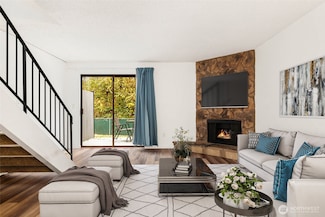 1040 S 320th St Unit D18, Federal Way, WA 98003