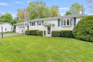 27 Killoran Dr, Essex Junction, VT 05452