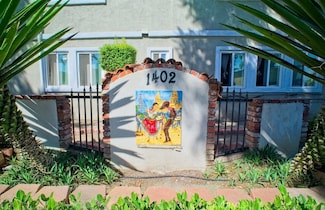 1402 S Minnie St, Santa Ana, CA 92707