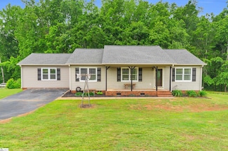 131 Seay Place Dr, Boiling Springs, SC 29316