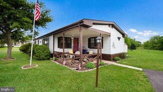 346 Stream View Dr, North Wales, PA 19454