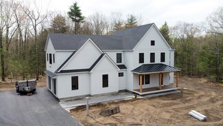 5 Red Oak Dr, Falmouth, ME 04105