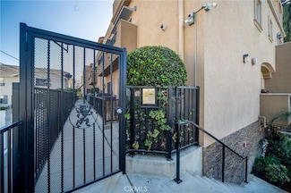 10808 Kling St Unit 5, Toluca Lake, CA 91602