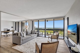 2425 Presidential Way Unit 2002, West Palm Beach, FL 33401