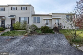 53 Privet Dr, Etters, PA 17319