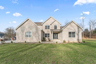 1095 Woodtrace Dr, Russell, KY 41169