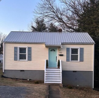 702 Thomas Rd, Lynchburg, VA 24502