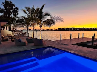 1493 Sea Gull Dr S, St. Petersburg, FL 33707