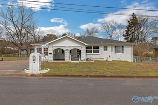 2516 Rochelle Dr NW, Huntsville, AL 35810